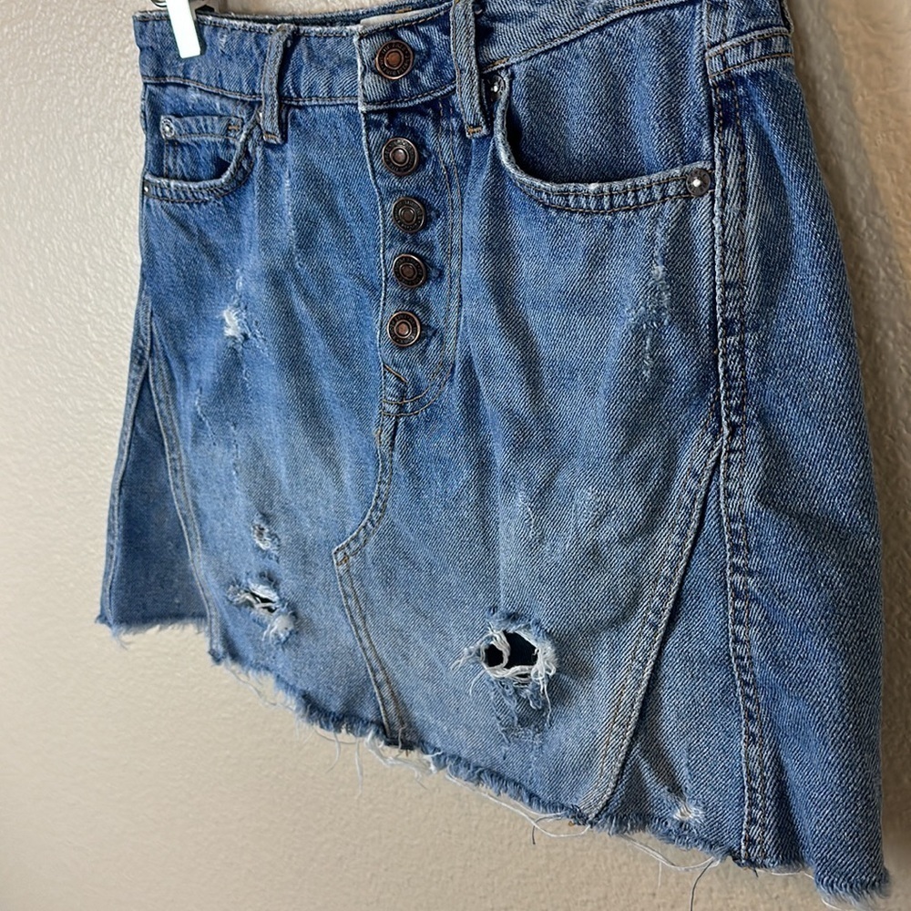 FREE PEOPLE BUTTON FLY DISTRESSED DEMIN JEAN MINI SKIRT - Picture 3 of 7